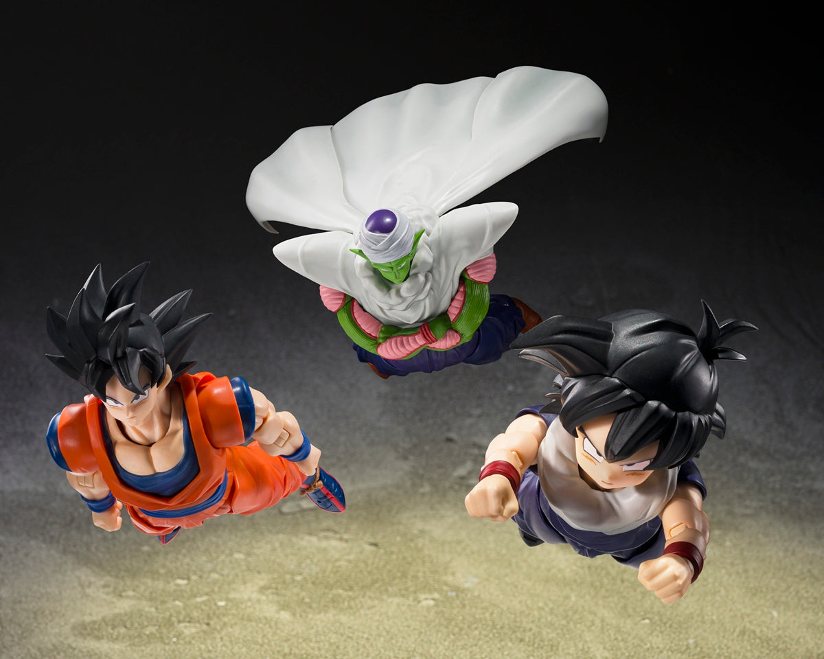 S.H.Figuarts  Son Gohan (Z-Fighters) Limited Edition with Z-Fighters Group Base Ver. A